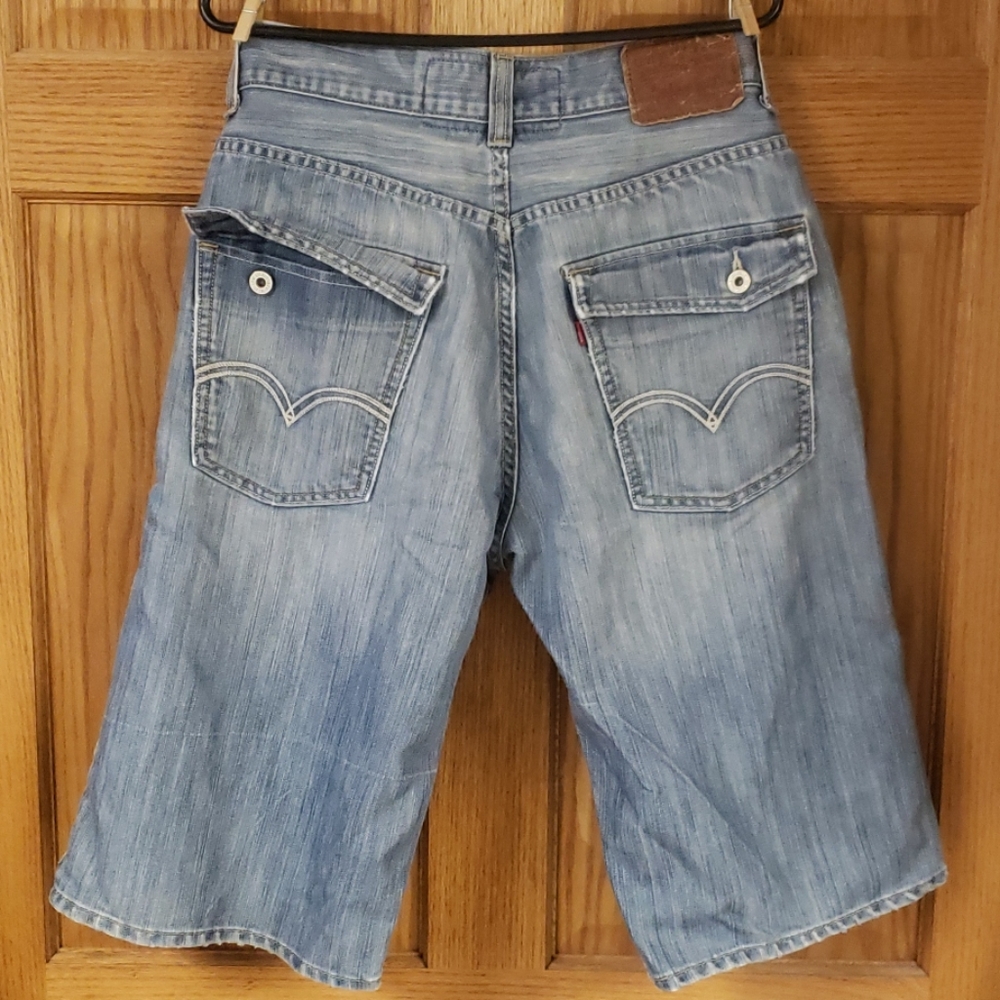 Levi shorts - Picture 2 of 4